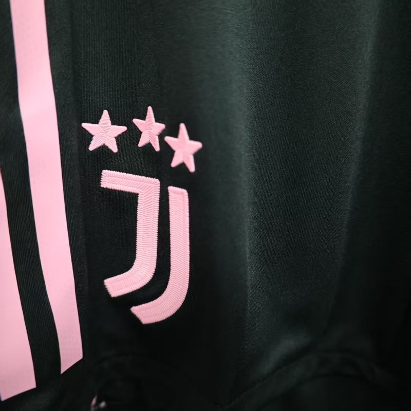 2025/26 Juventus Home Player Version Shorts 