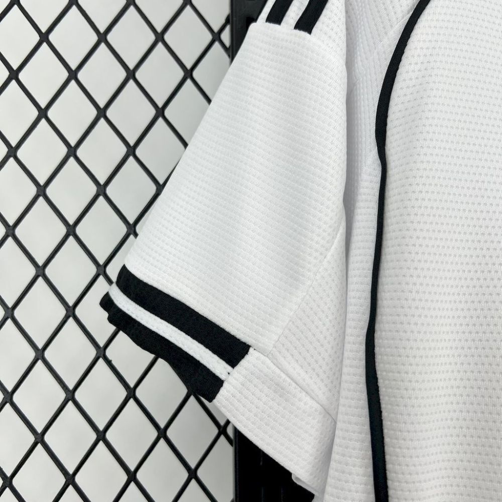 2025/26 Beşiktaş JK Home Jersey 