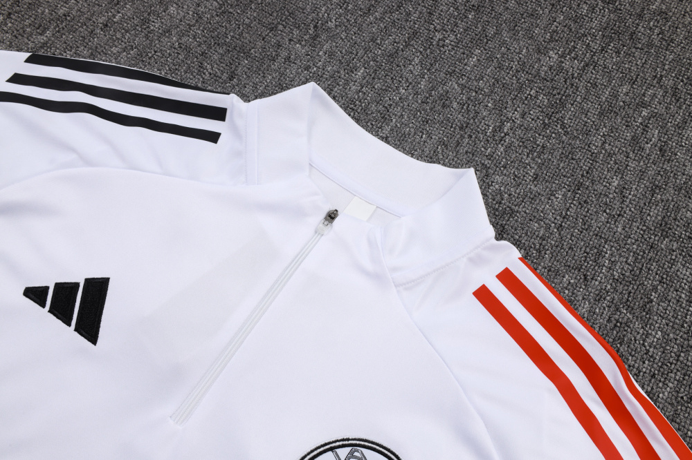 2025/26 Ajax Long sleeves Training Set