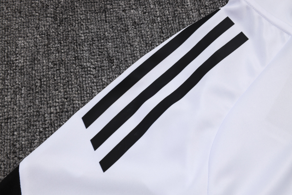 2025/26 Ajax Long sleeves Training Set