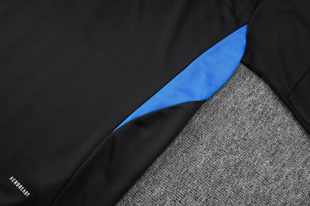 2025/26 Manchester United Long sleeves Training Set