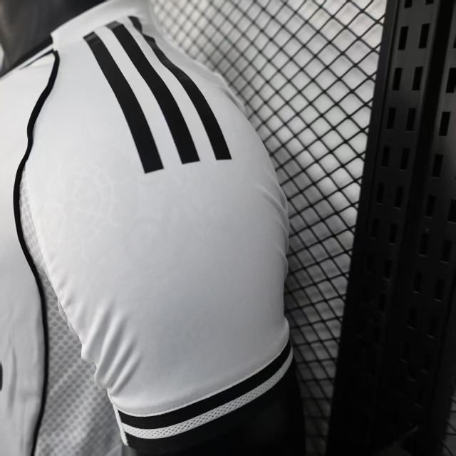 2025/26 Fulham Home Jersey Player Version