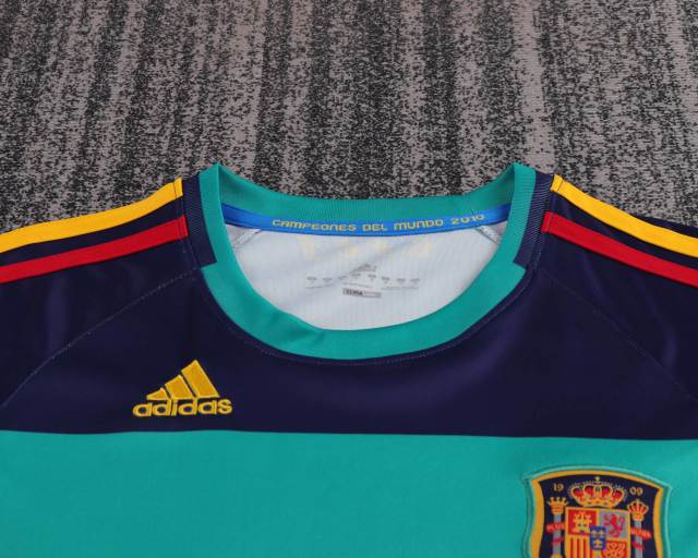 2010 World Cup Spain Goalkeeper Retro Kids Jersey  