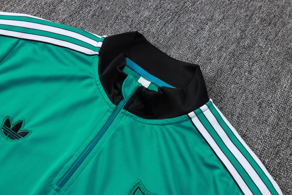 2025/26 Liverpool Kids Long sleeves Training Set