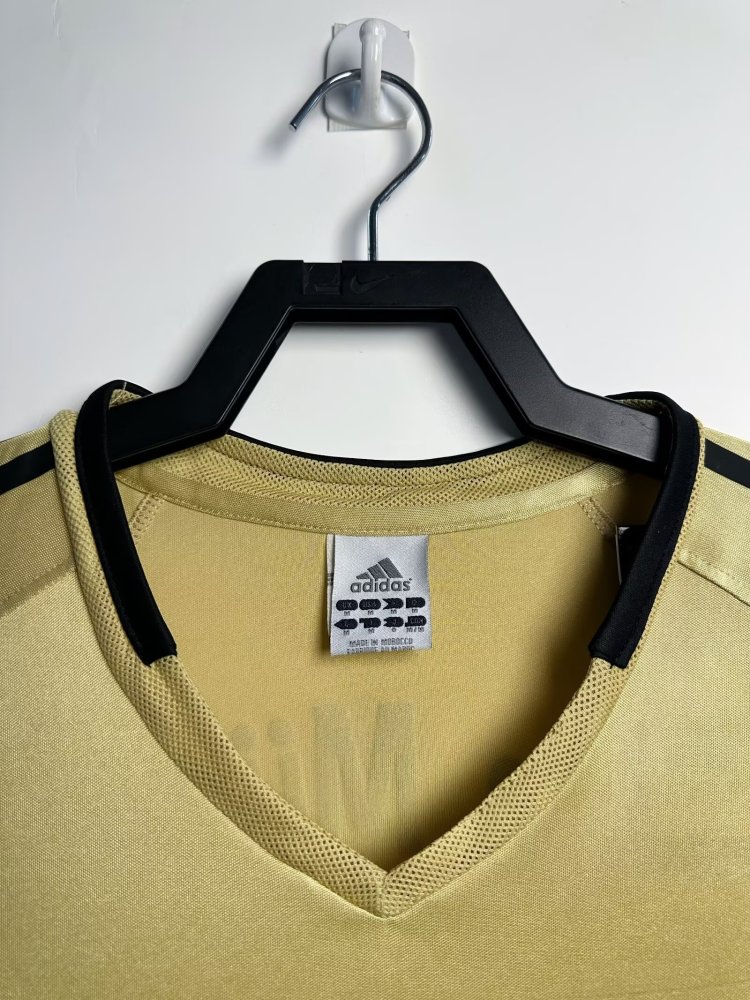 2004/05 Bayern Munich Away Retro Jersey