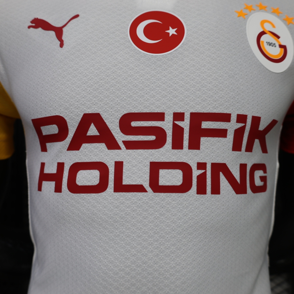 2026/27 Galatasaray Away Jersey Player Version