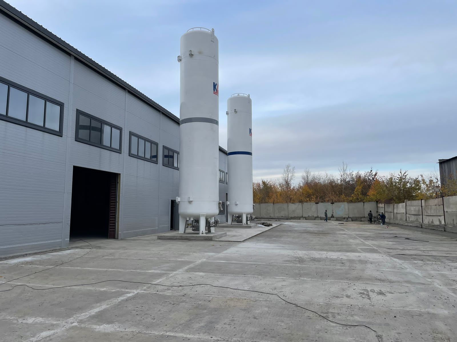 LO2LN2LAr industrial gas storage tank and Semi-trailer