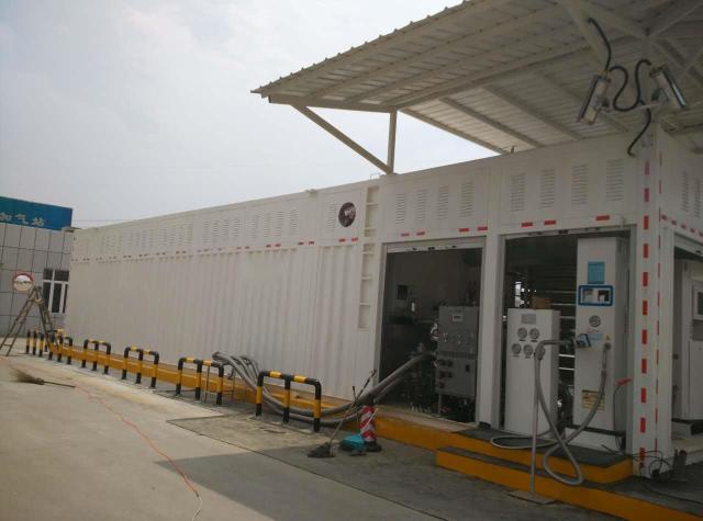LNG mobile refueling sation