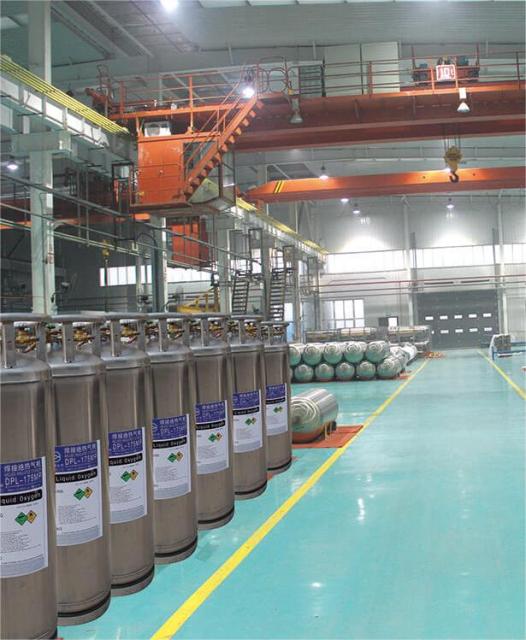 LNG Vehicle fuel tank