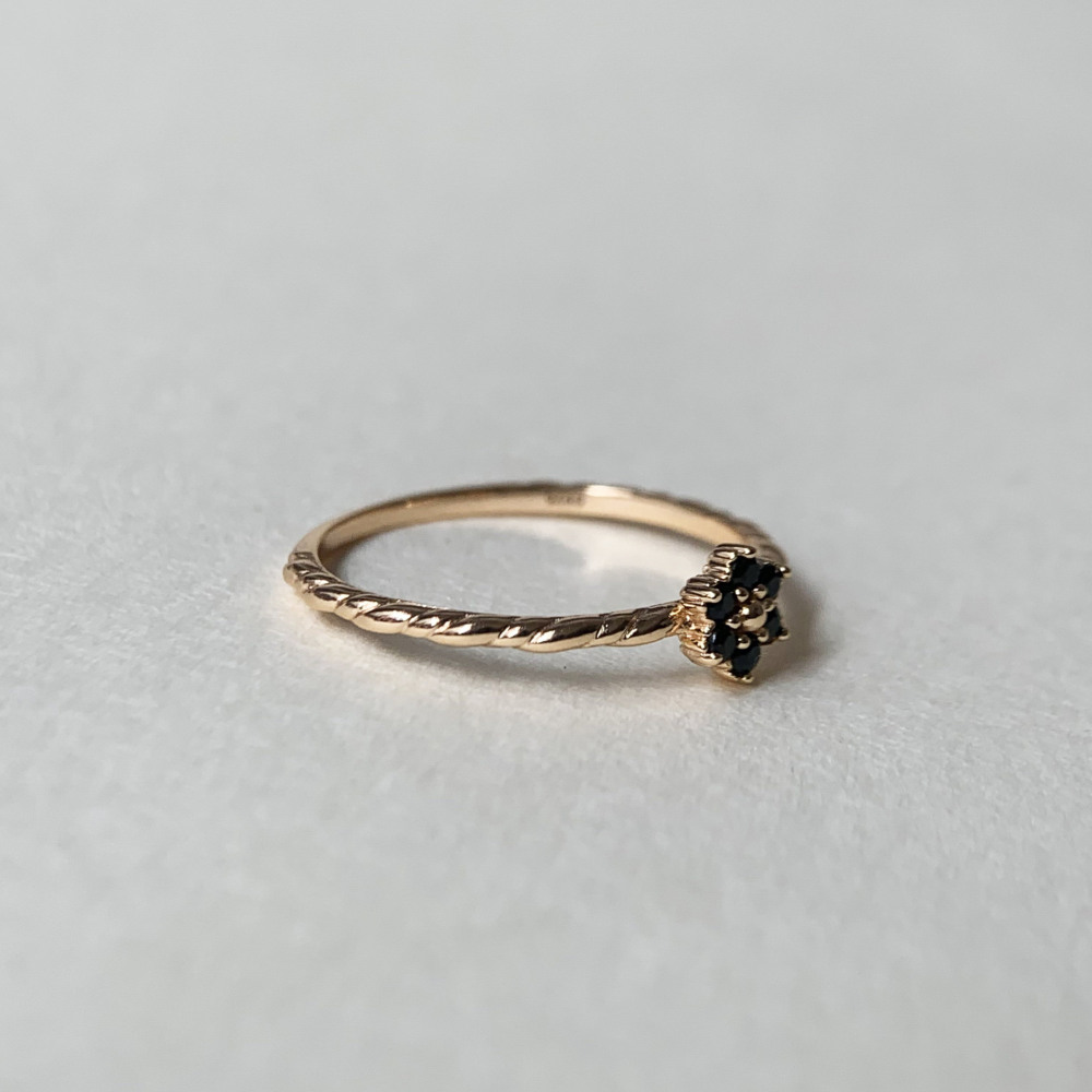 Dainty Black Onyx Ring,Daisy Flower Ring,Gold Plated Ring,Sterling Silver Stacking Rings,Minimalist Everyday Twist Ring Gift for her