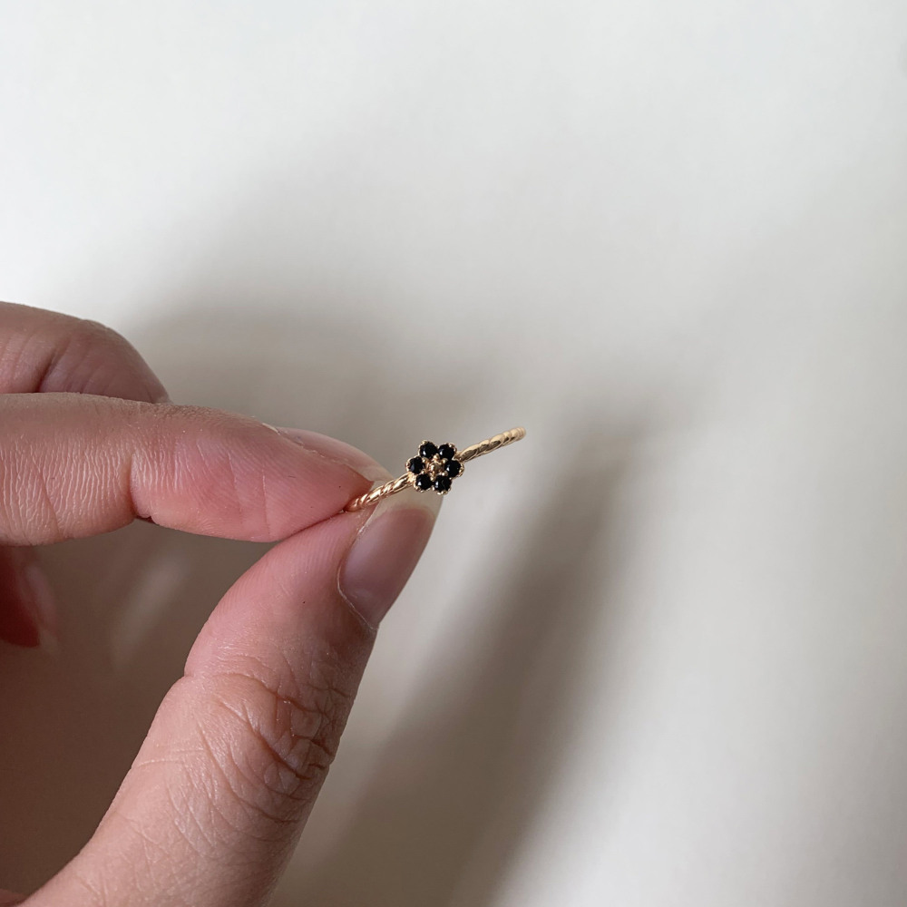 Dainty Black Onyx Ring,Daisy Flower Ring,Gold Plated Ring,Sterling Silver Stacking Rings,Minimalist Everyday Twist Ring Gift for her
