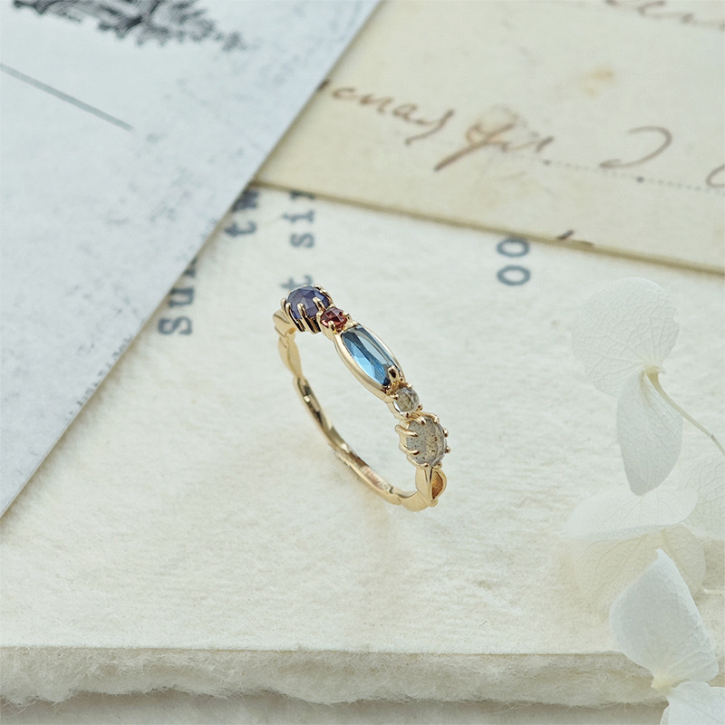 Gold Iolite Ring Dainty Blue Labradorite Ring Unique Nature Gemstone Jewelry Vintage 5 Stones Garnet London Blue Topaz White Crystal Wedding Statement Anniversary Gift for her