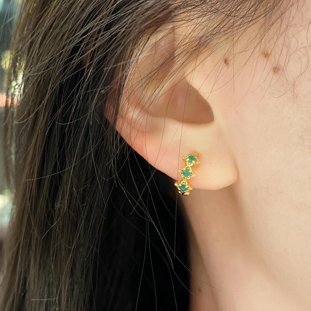 Small Hoop Earrings Gold Huggie Hoops for Women Ear Huggers Earrings Lightweight & Hypoallergenic Green Agate Gemstone Hoop Earrings Valentine's Gift