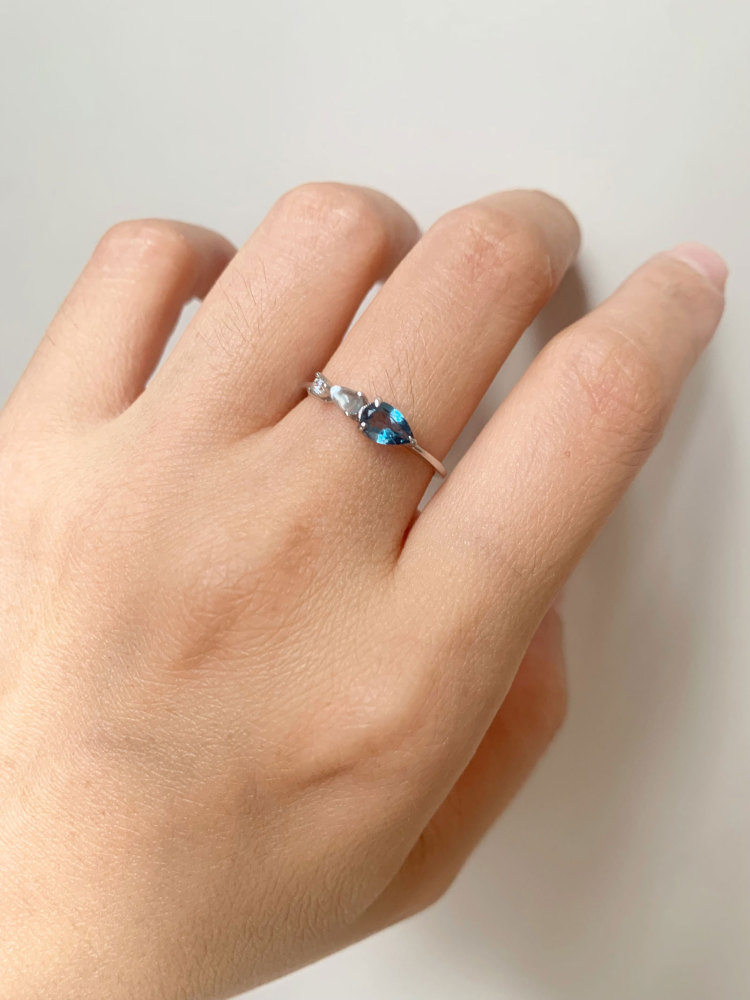 Dainty London Blue Topaz Wedding Band 925 Sterling Silver Sky Blue Topaz Rings Natural November Birthstone Gemstone Ring Trendy Jewelry Gift for her