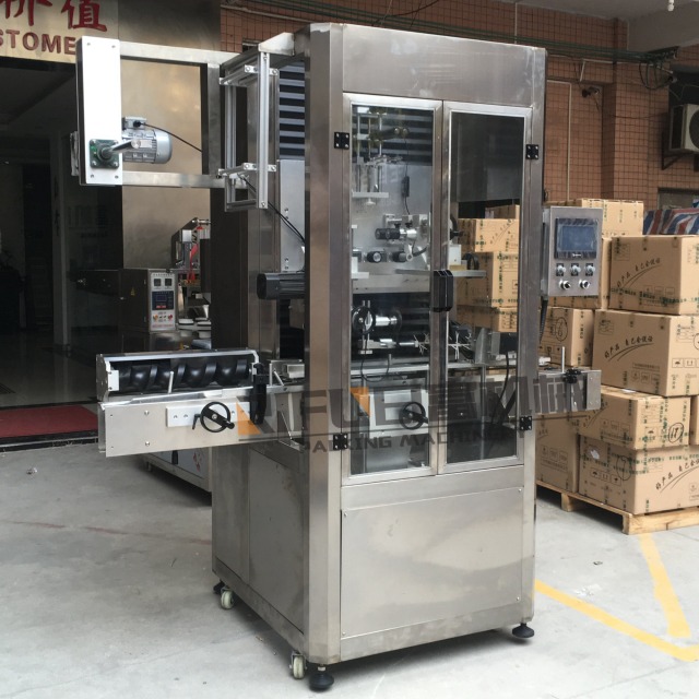 Automatic shrink sleeve labeling machine