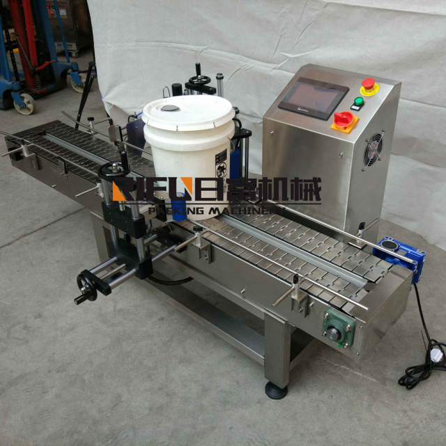 Automatic bucket labeling machine