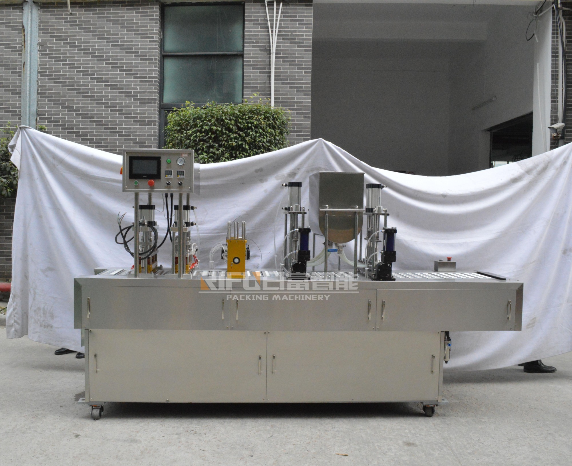 Automatic soybean milk jelly mineral water honey syrup plastic cup filling and sealing machine/cup sealer