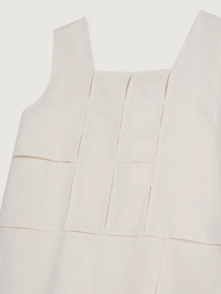 SLEEVELESS CUT-OUT LINEN BLOUSE