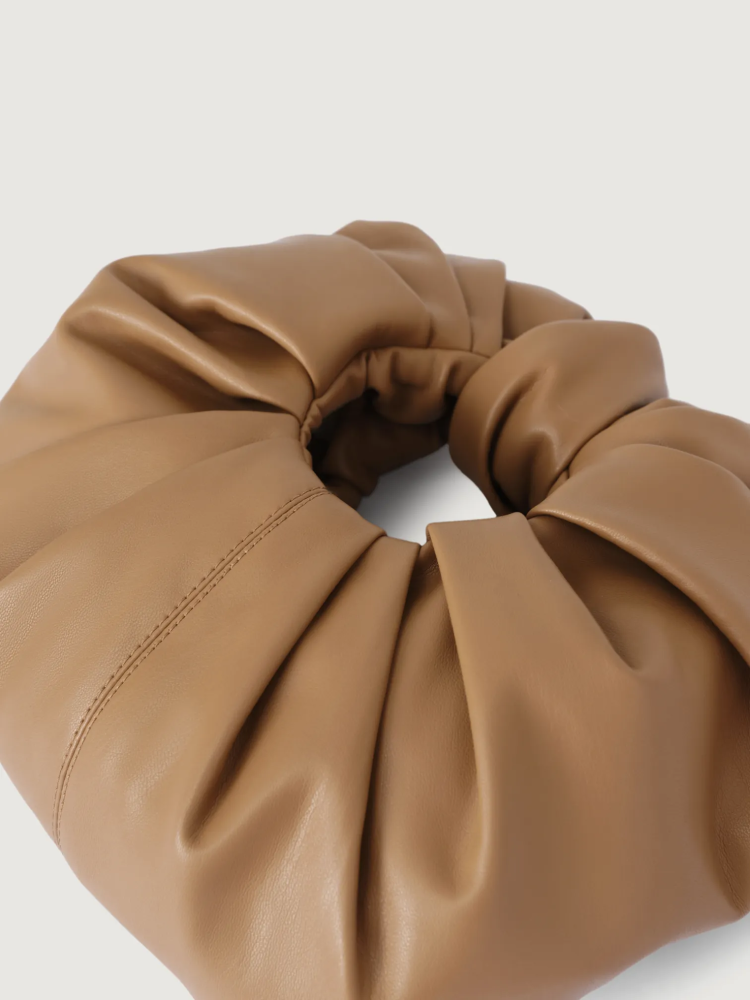 VEGAN LEATHER CROISSANT POUCH