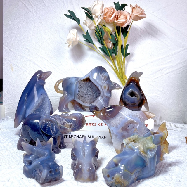 Drzuy  agate carvings