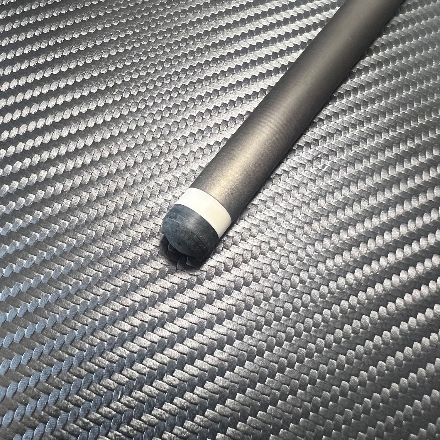 10.5 low deflection carbon pool cue carbon cue stick  play snooker carbon cue shaft