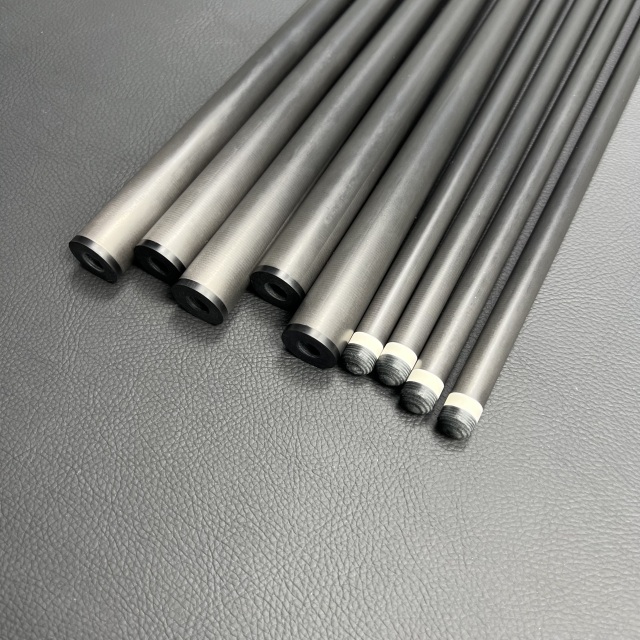 11.8mm 12.4mm12.5mm Custom Low deflection carbon pool cue carbon cue shaft with Kamui tip