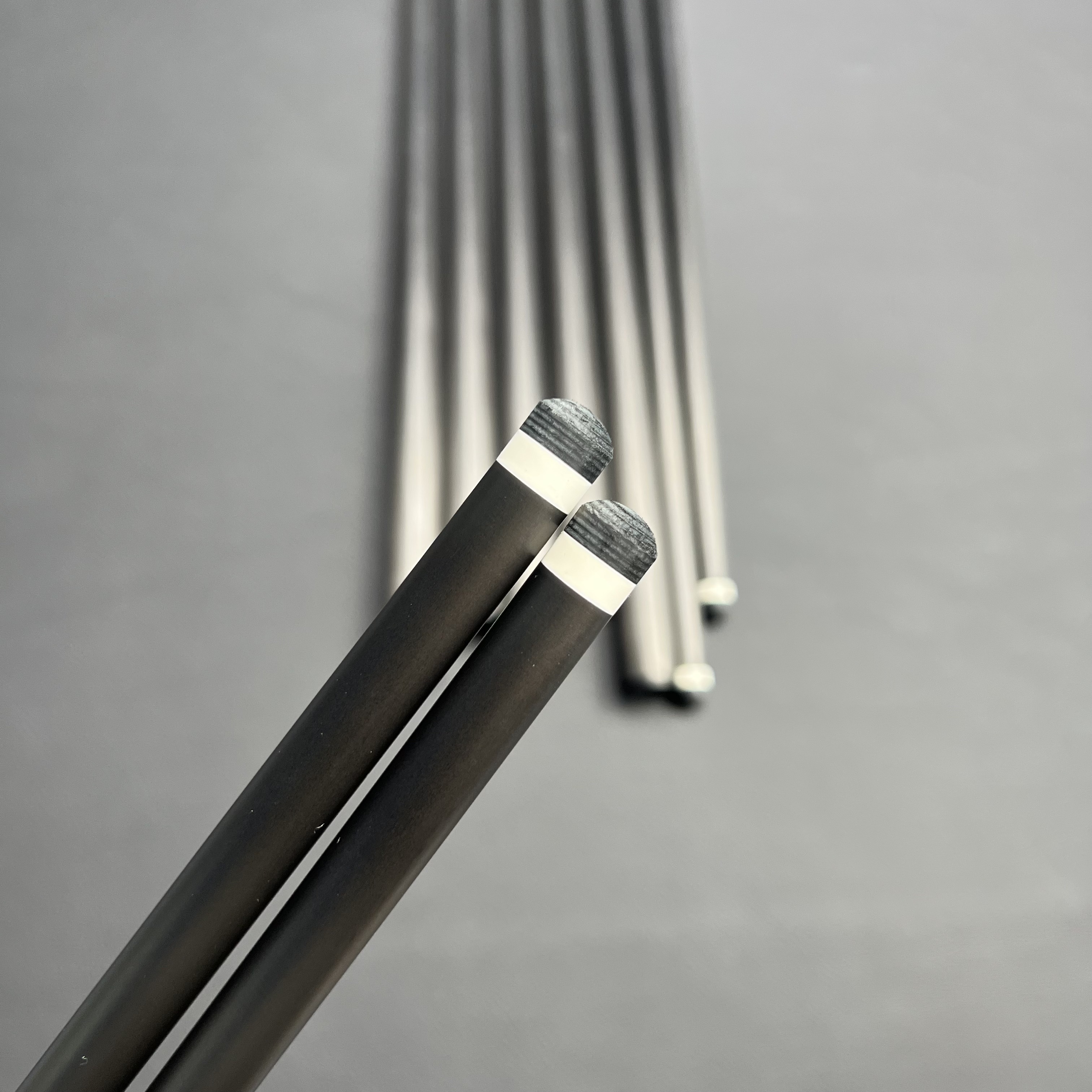 11.8mm 12.4mm12.5mm Custom Low deflection carbon pool cue carbon cue shaft with Kamui tip