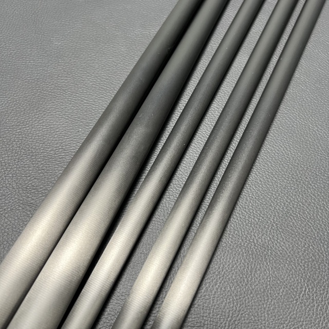 13.9 mm custom Low deflection break jump carbon cue shaft