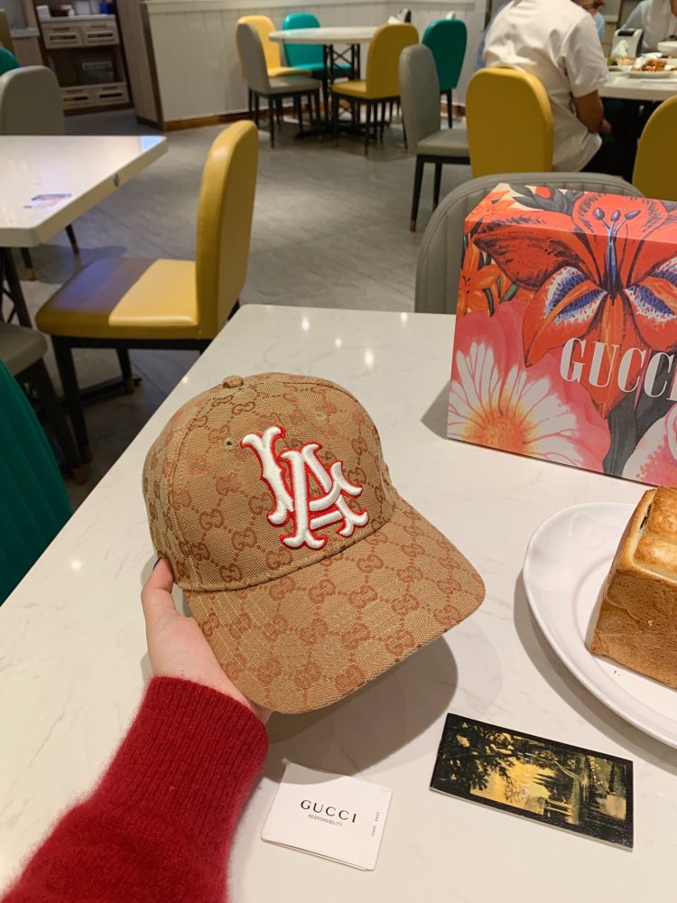 For more products and more pictures, please contact us via WhatsApp in the bottom right corner.