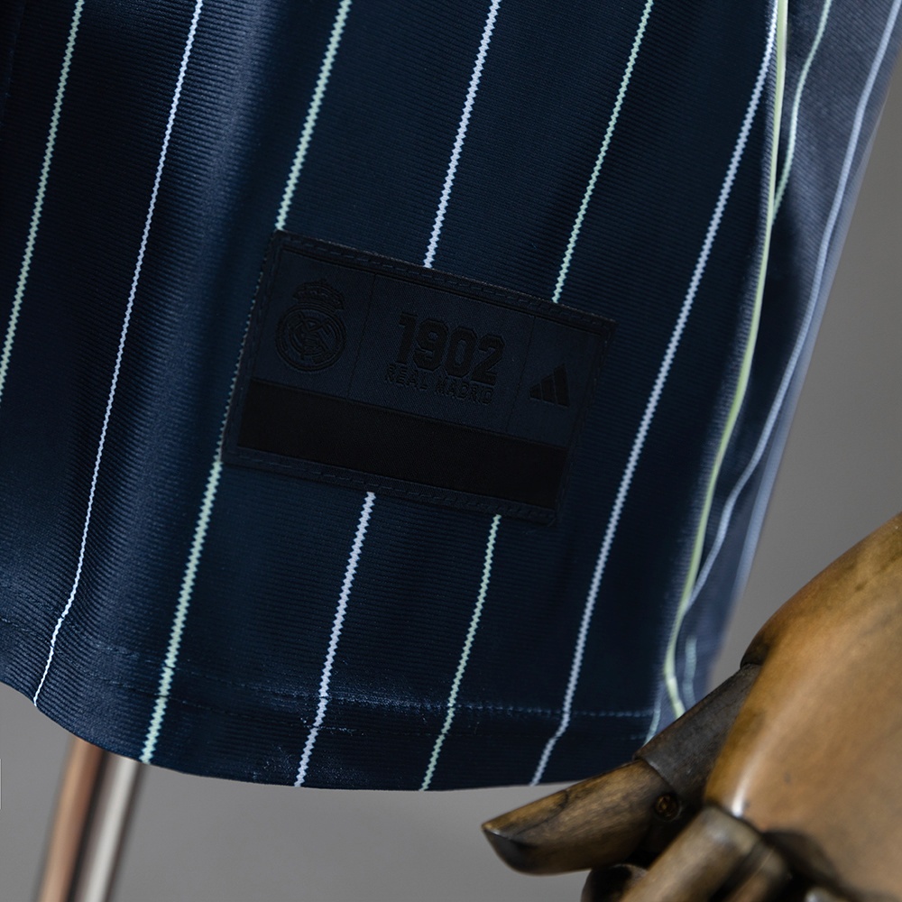 2025-26 REAL MADRID NAVY BLUE US PACK FAN VERSION
