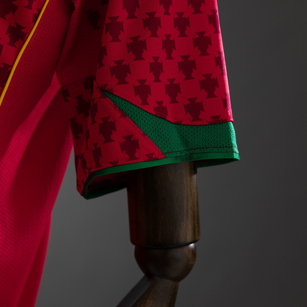 2004 PORTUGAL HOME