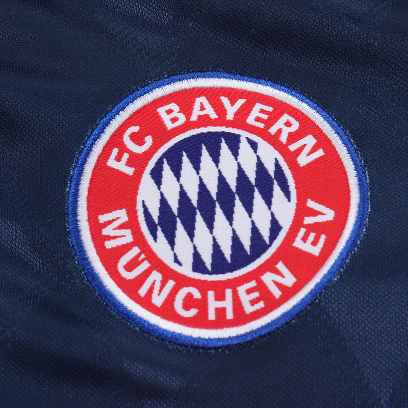 1997-98 BAYERN MUNICH HOME KIDS KIT