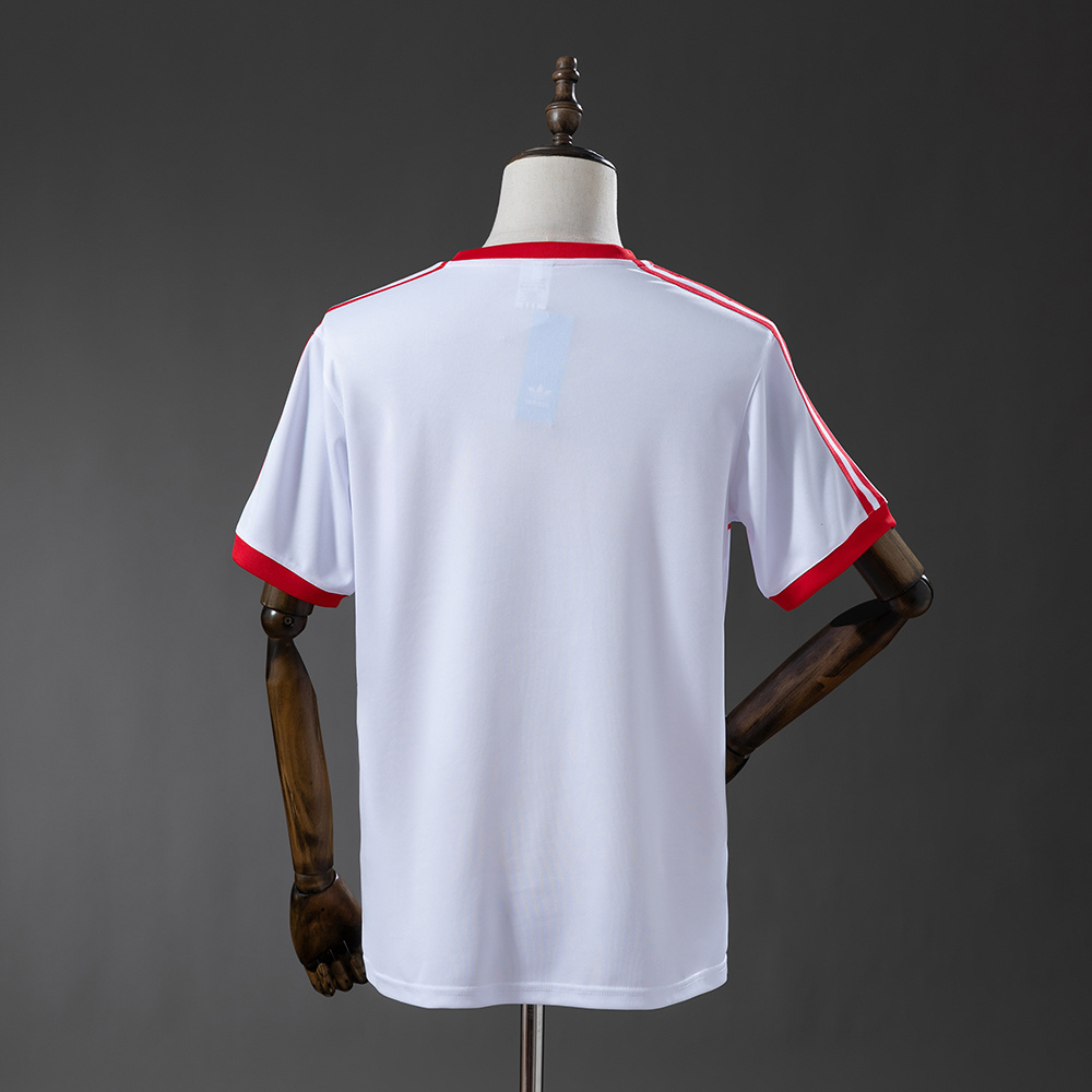 1983 HAMBURGER SV HOME