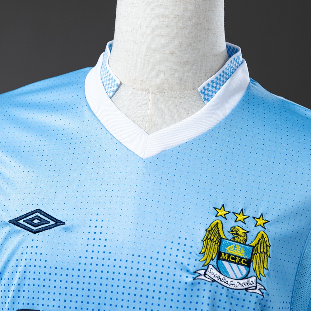 2011-12 MANCHESTER CITY HOME