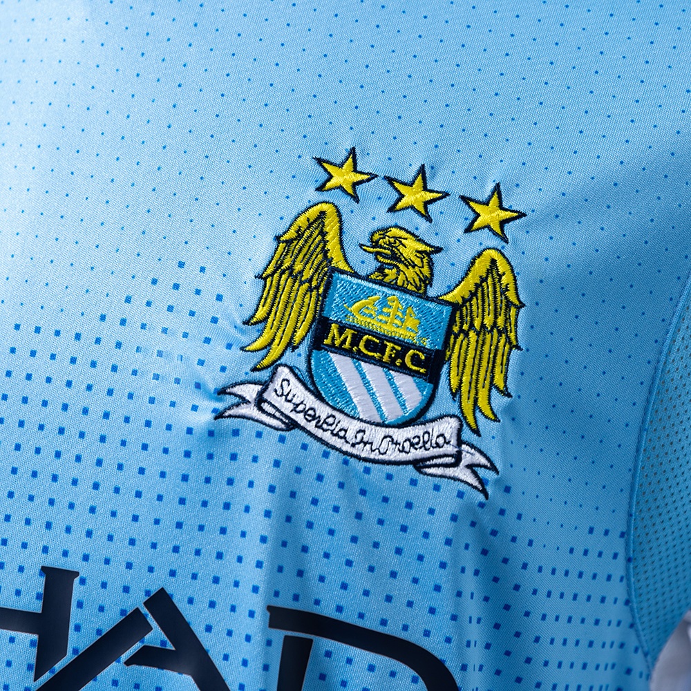 2011-12 MANCHESTER CITY HOME