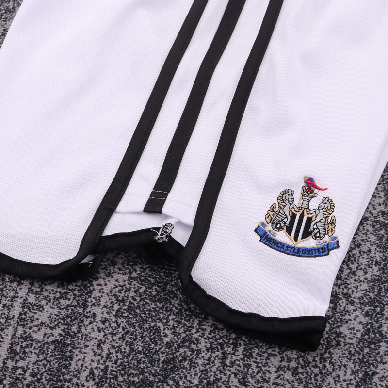 2000-01 NEWCASTLE AWAY KIDS KIT