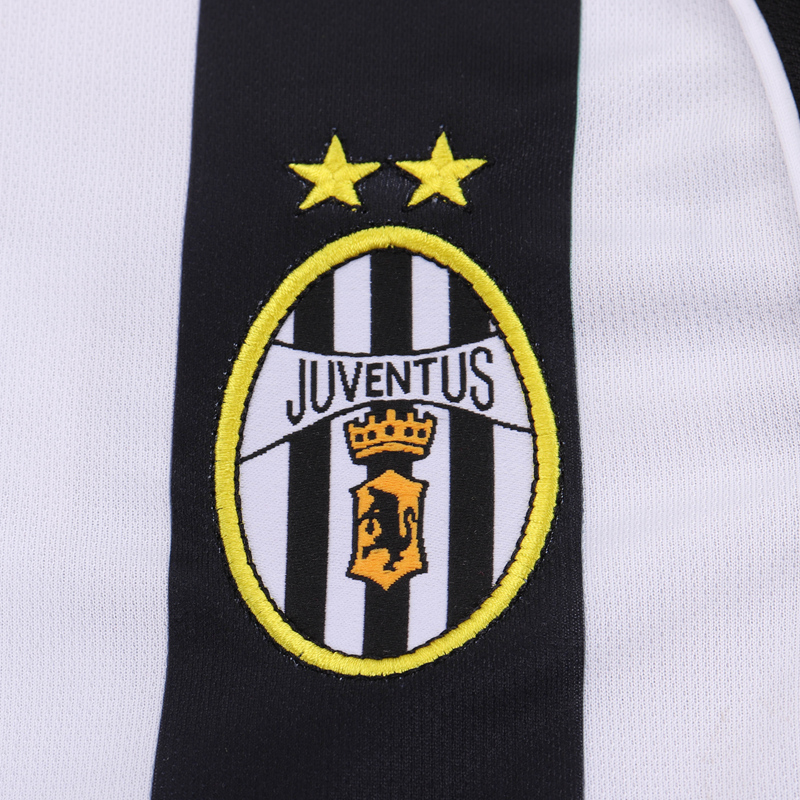 2002-03 JUVENTUS HOME KIDS KIT