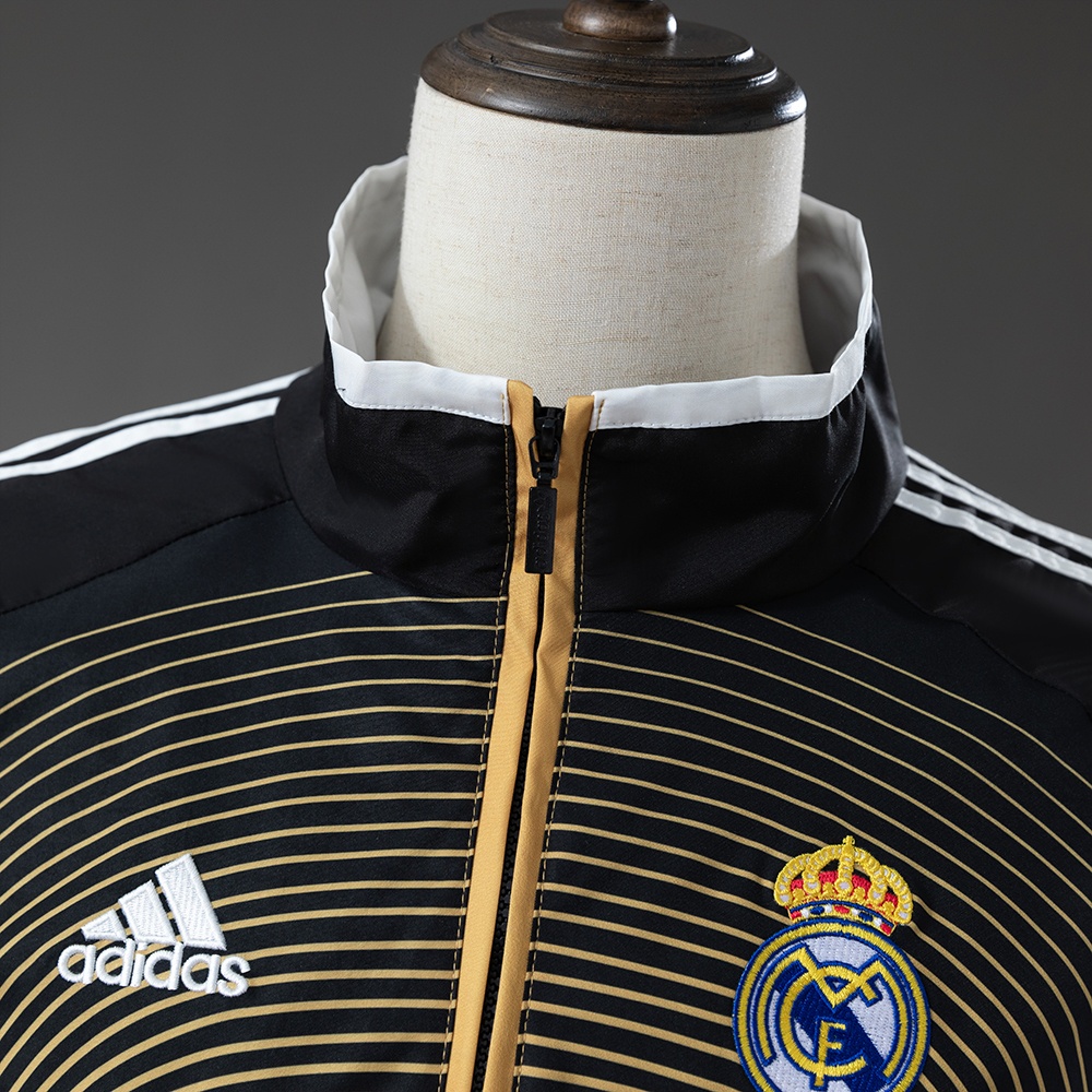 2006-07 REAL MADRID RETRO WINDBREAKER