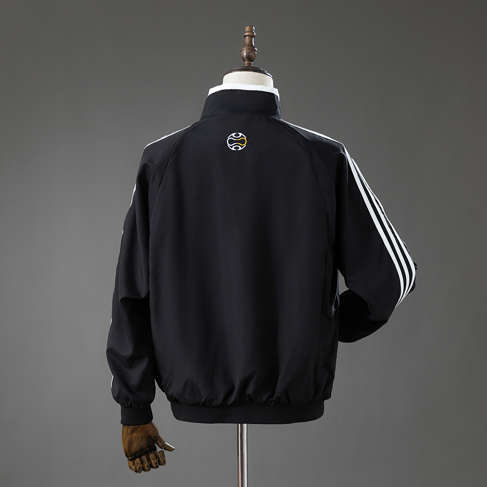 2006-07 REAL MADRID RETRO WINDBREAKER
