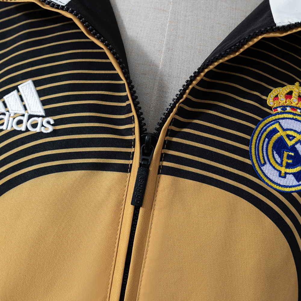 2006-07 REAL MADRID RETRO WINDBREAKER