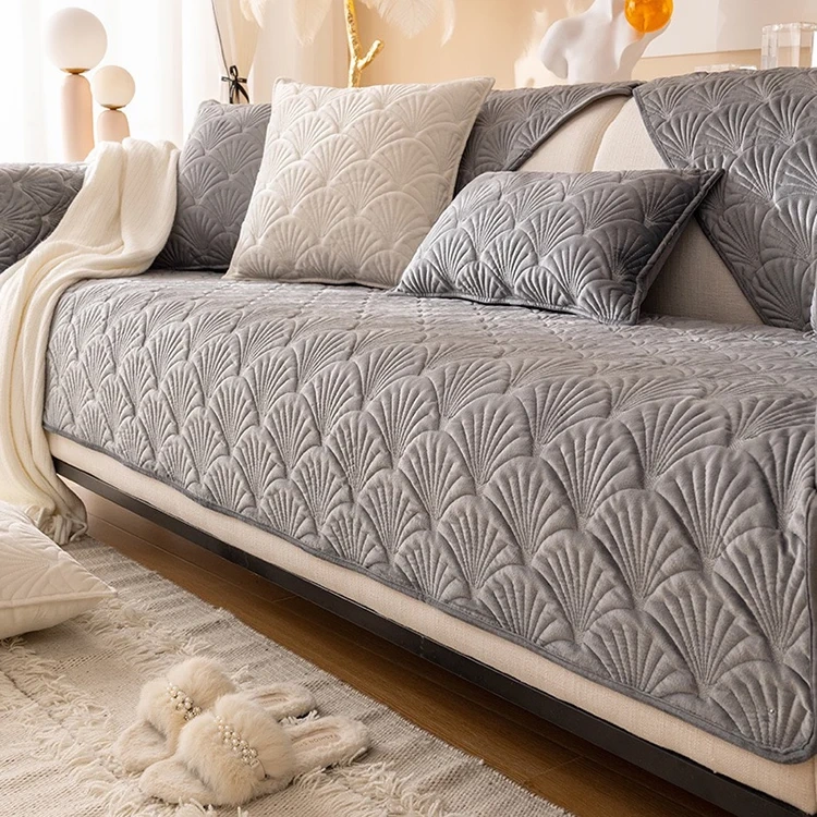 Luxury Design 100% Polyester Quilted Velvet Sofa Cover Geometric Pattern Cosy Plush Non-Slip Sofa Cover For Sectional Sofa