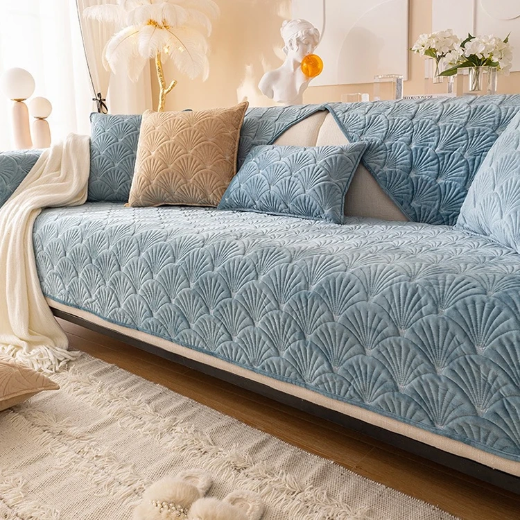 Luxury Design 100% Polyester Quilted Velvet Sofa Cover Geometric Pattern Cosy Plush Non-Slip Sofa Cover For Sectional Sofa