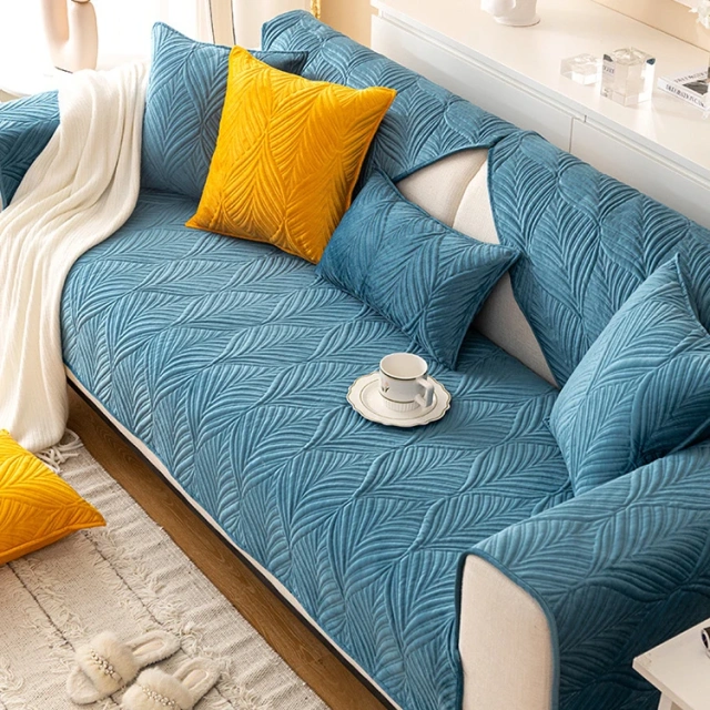 Modern Concise 100% Polyester Cosy Plush Non-Slip Quilted Sofa Covers For Living Room