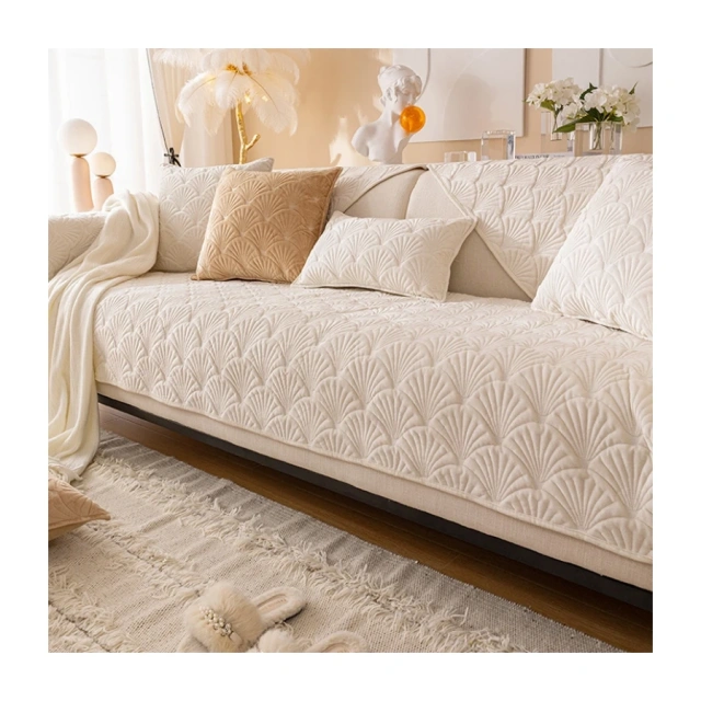 Luxury Design 100% Polyester Quilted Velvet Sofa Cover Geometric Pattern Cosy Plush Non-Slip Sofa Cover For Sectional Sofa