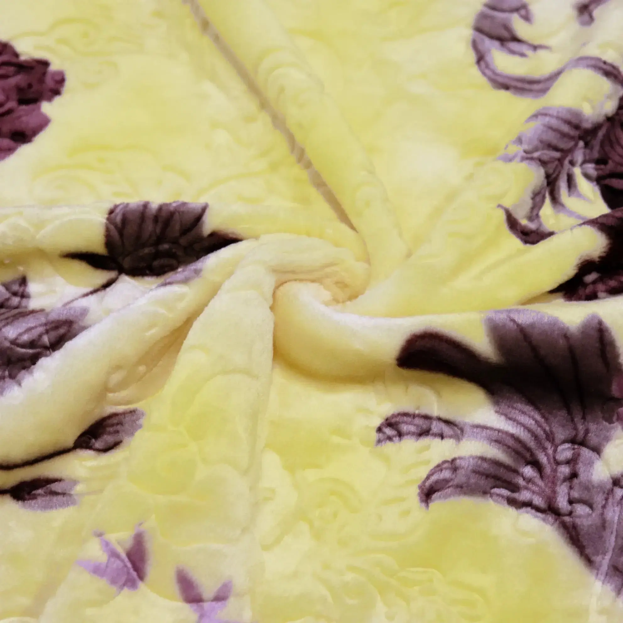 100% polyester Flower Printing Flannel Blanket - Soft Warm and Cozy Blanket - Great for Home Decor