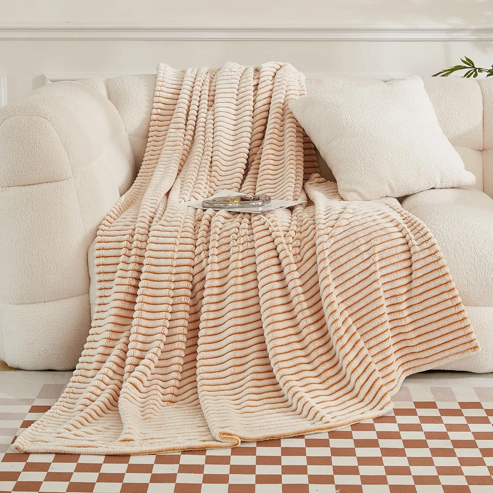 Wholesale Light Luxury 280gsm striped jacquard flannel Blanket for bed sofa Casual Nap Throw can make pillow Mustard Yellow