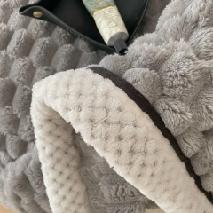 460 GSM air condition throw blanket winter warm 3D Embossed Velvet fleece reversible thick Throw Blanket for bed
