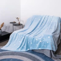 Cheap wholesale christmas glow in the dark winter small fleece throw blankets queen size soft fuzzy kids blanket manufacturer