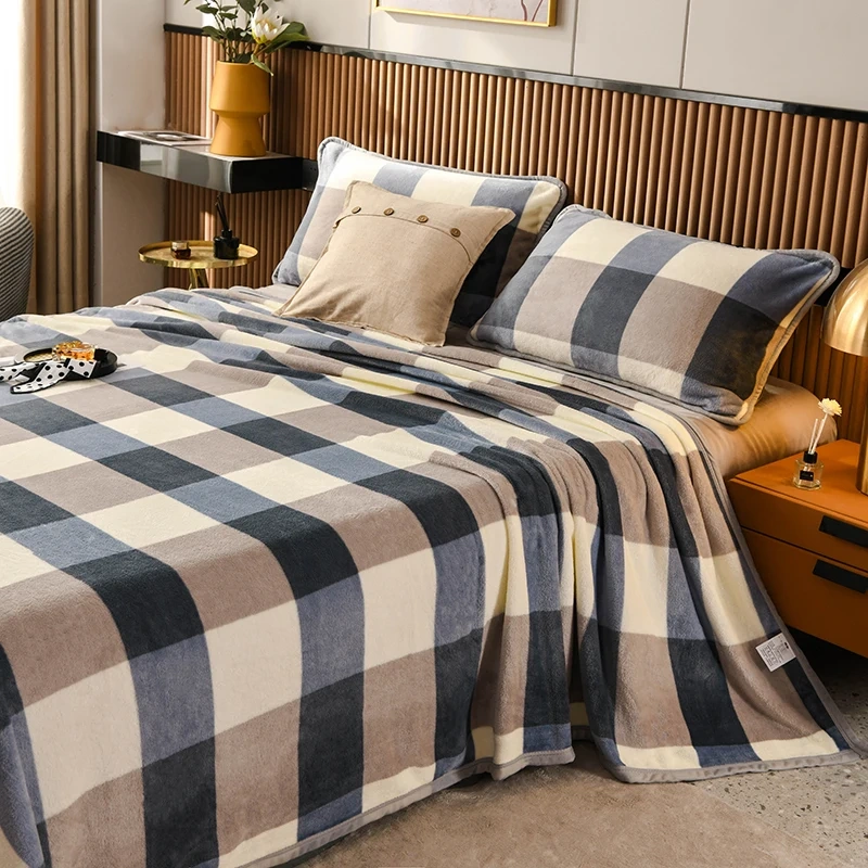 Thick Double Layer Hypoallergenic Throw Flannel Milk Velvet Sherpa Blankets For Winter Plush Custom Printed Winter Blanket