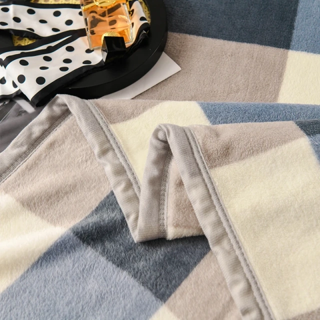 Thick Double Layer Hypoallergenic Throw Flannel Milk Velvet Sherpa Blankets For Winter Plush Custom Printed Winter Blanket